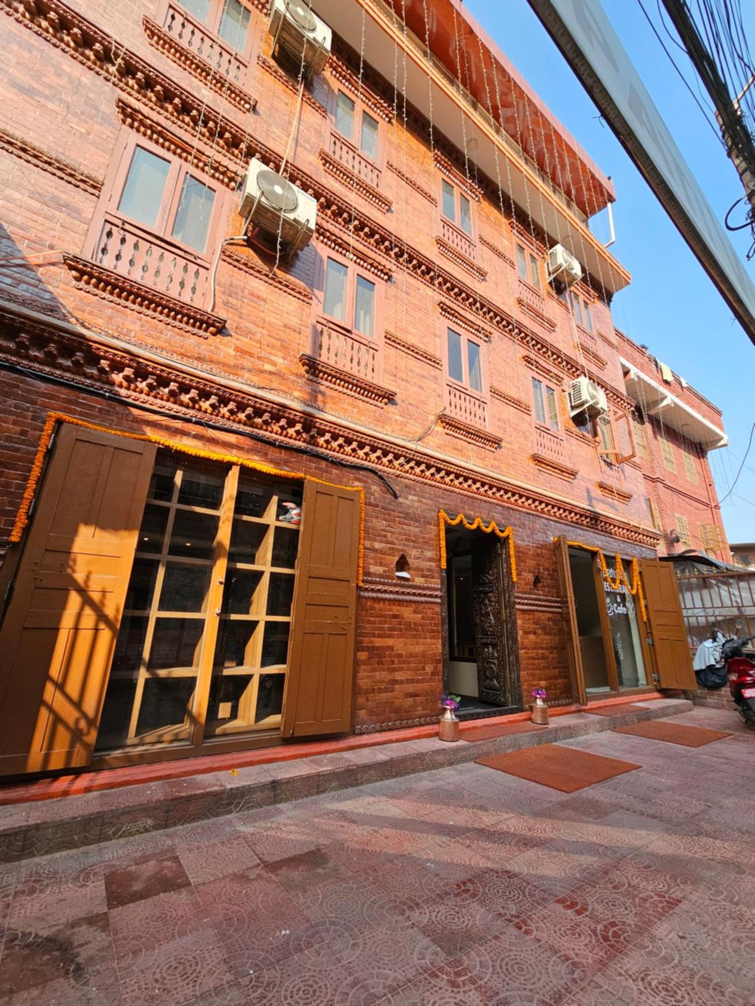 Pashupati View Hotel Katmandú Exterior foto